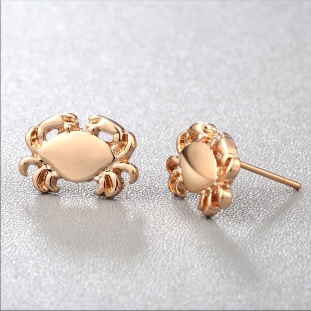 Cute Gold Crab Stud Earrings NWT -- Gift Packaging